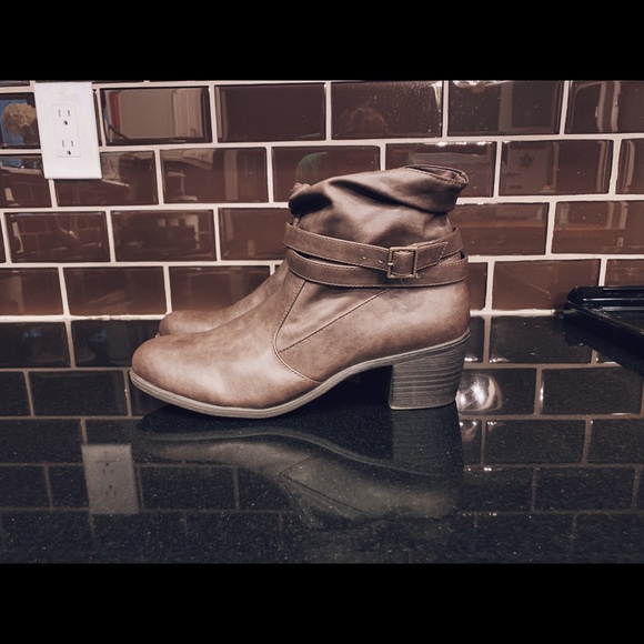 Shoes - Heeled Brown Booties